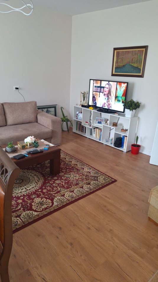Tirane, jepet me qera apartament 2+1+Aneks+Ballkon Kati 2, 80 m² 500 € (Allias pran spitalit nen tereza)