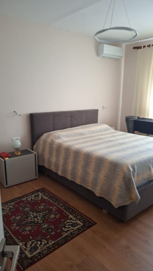 Tirane, jepet me qera apartament 2+1+Aneks+Ballkon Kati 2, 80 m² 500 € (Allias pran spitalit nen tereza)