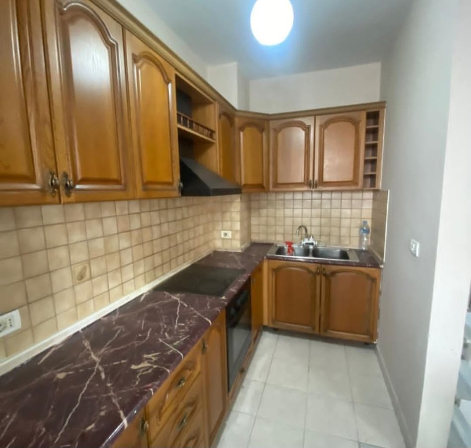Tirane, shitet apartament 1+1 Kati 10, 74 m² 105.000 € (Don bosko)