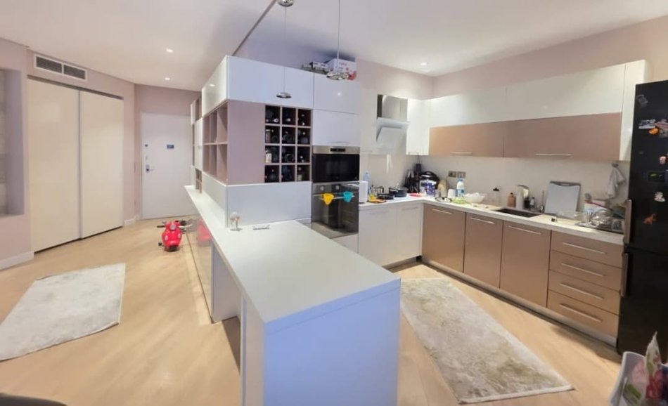Tirane, shitet apartament 3+1 Kati 2, 240 m² 580.000 € (21 dhjetori)