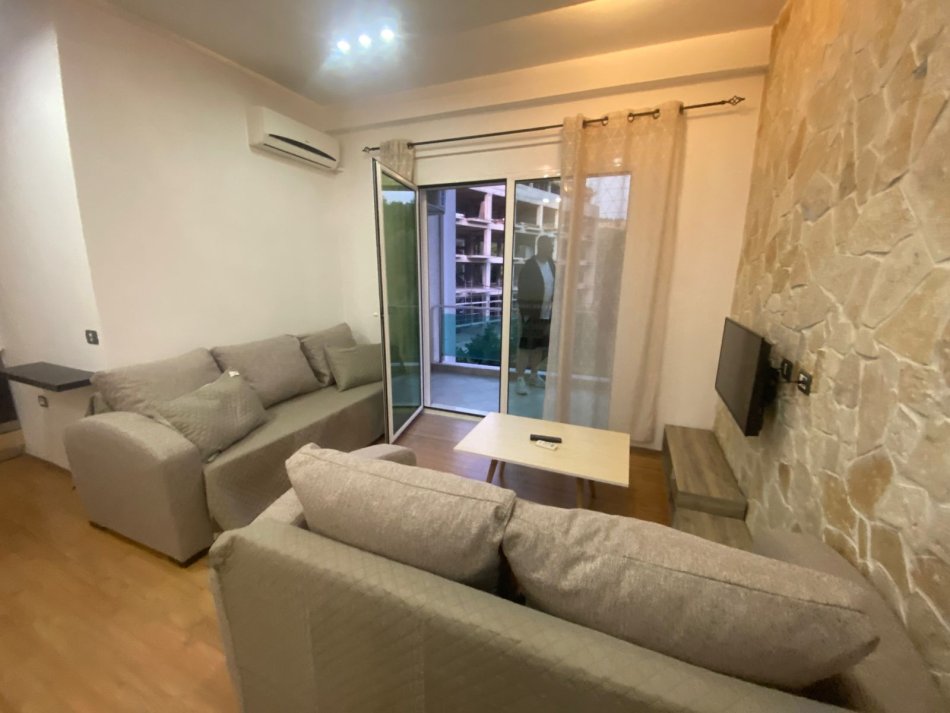 Tirane, jepet me qera apartament 1+1 Kati 3, 64 m² 500 € (Hamdi Sina)