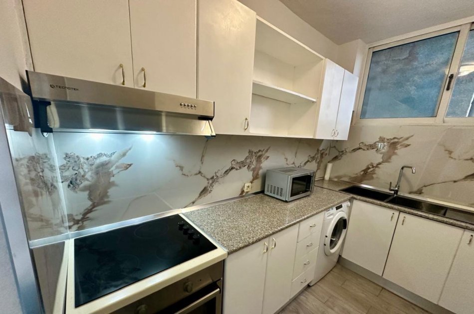Tirane, jepet me qera apartament 2+1 Kati 4, 72 m² 550 € (Ali dem)