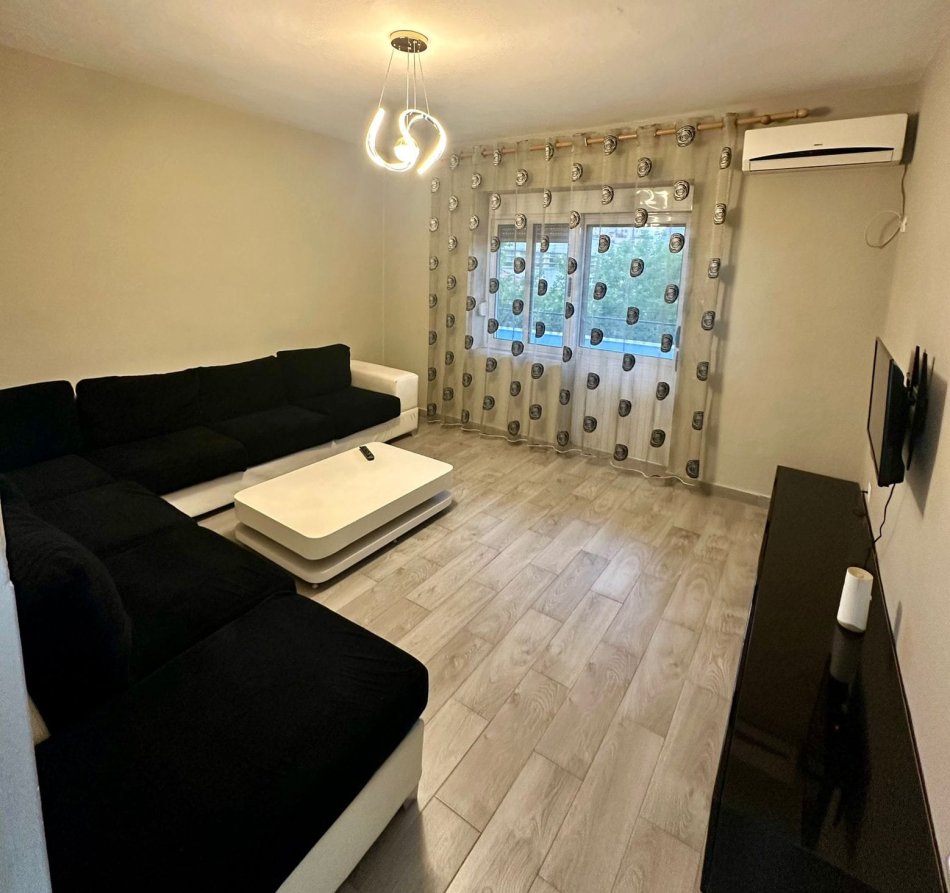 Tirane, jepet me qera apartament 2+1 Kati 4, 72 m² 550 € (Ali dem)