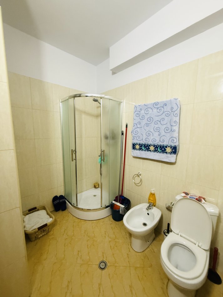 Tirane, jepet me qera apartament 1+1 Kati 5, 65 m² 450 € (Astir)