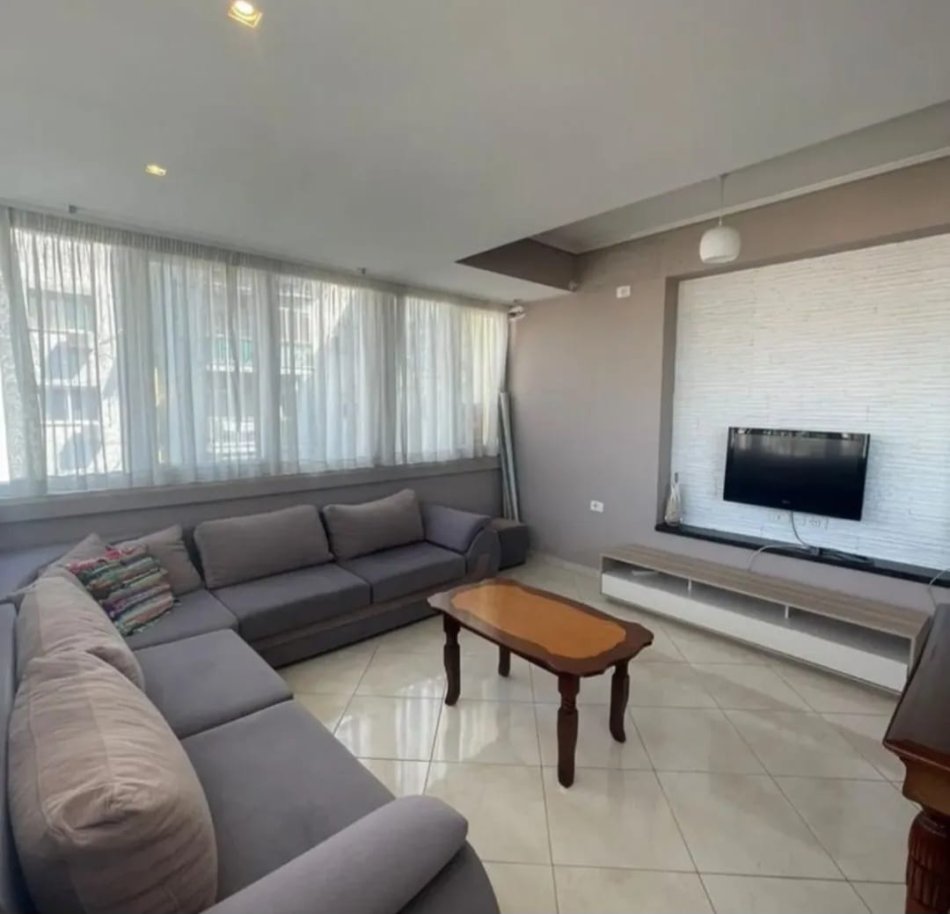 Tirane, shitet apartament 2+1 Kati 4, 98 m² 190.000 € (Ish parku)