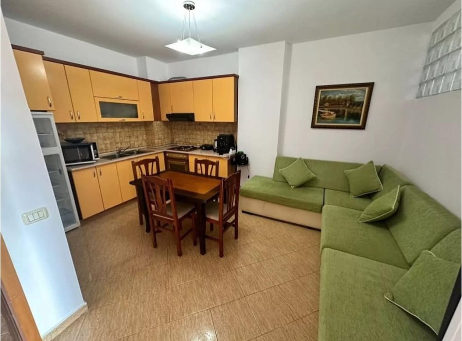 Tirane, jepet me qera apartament 1+1 Kati 2, 55 m² 400 € (5 maji)
