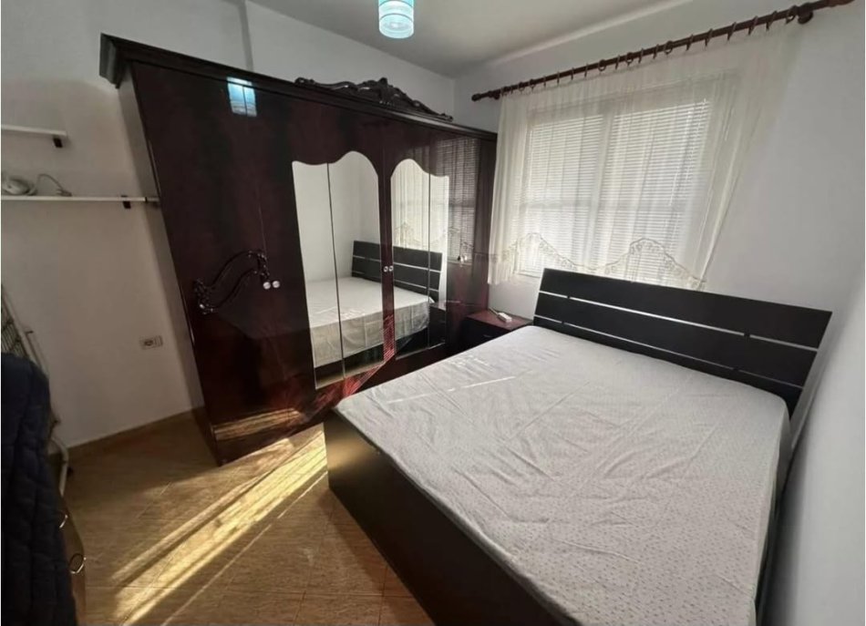 Tirane, jepet me qera apartament 1+1 Kati 2, 55 m² 400 € (5 maji)