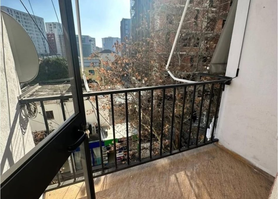 Tirane, jepet me qera apartament 1+1 Kati 2, 55 m² 400 € (5 maji)