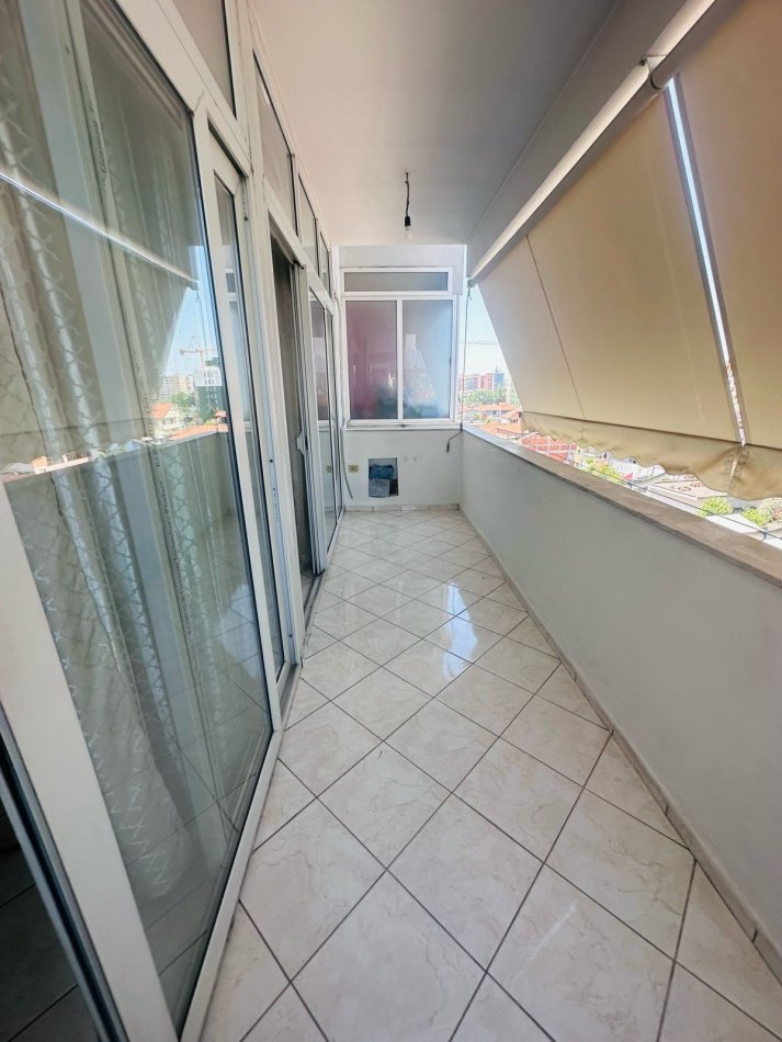 Tirane, jepet me qera apartament 1+1 Kati 6, 60 m² 400 € (Ish dogana)