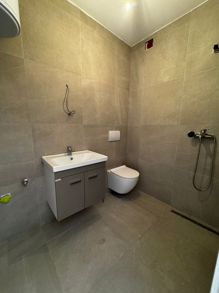 Tirane, shitet apartament 1+1 Kati 4, 44 m² 106.000 € (Mozaiku pran ringut)