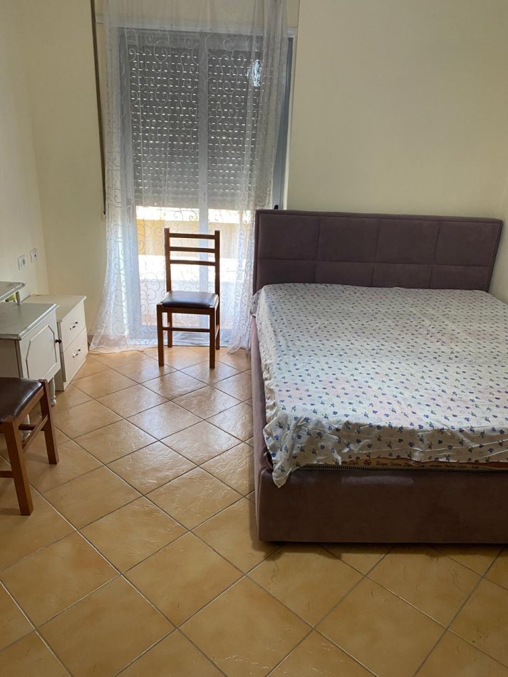 Tirane, jepet me qera apartament 2+1+Ballkon Kati 6, 95 m² 550 € (Rruga Irfan Tomini ,Përball Delijorgjit)