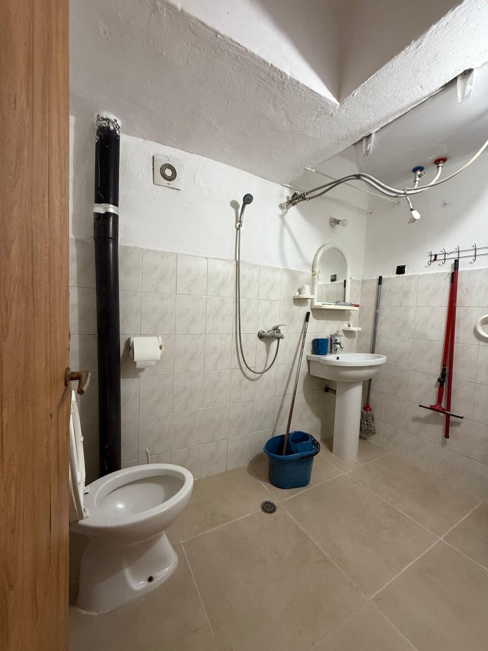 Tirane, jepet me qera apartament 3+1 te Mozaiku Kati 4, 85 m² 600 €