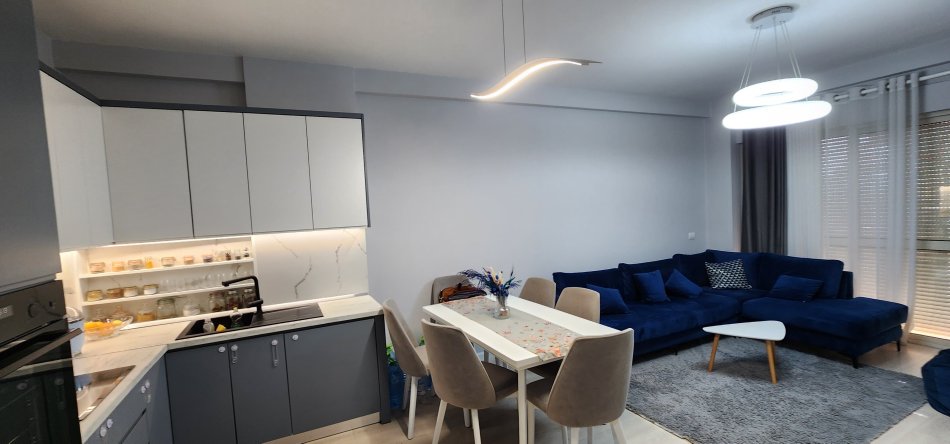 Tirane, jepet me qera apartament 2+1+Ballkon Kati 6, 100 m² 700 € (Vizion Plusi)