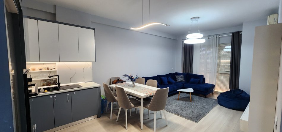 Tirane, jepet me qera apartament 2+1+Ballkon Kati 6, 100 m² 700 € (Vizion Plusi)