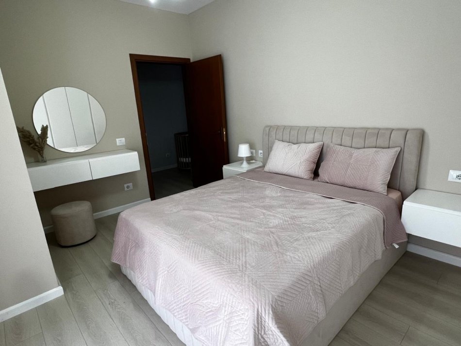 Tirane, jepet me qera apartament 2+1+Ballkon Kati 6, 100 m² 700 € (Vizion Plusi)