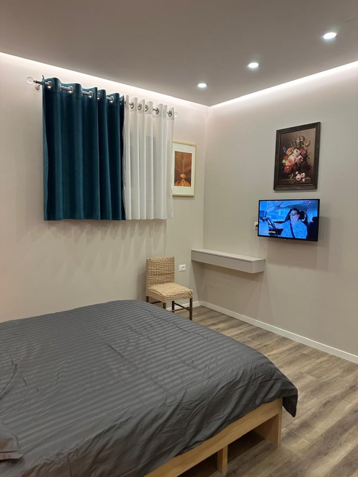 Tirane, jepet me qera Banesë 1+1+Ballkon Kati 3, 65 m² 600 € (Pazari i Ri)