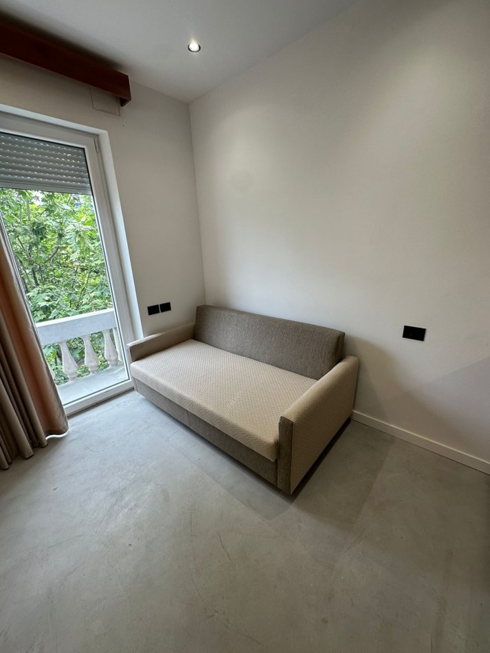 Tirane, jepet me qera Garsonier,Kati 5, 45 m² 500 € (Tek Shallvaret)