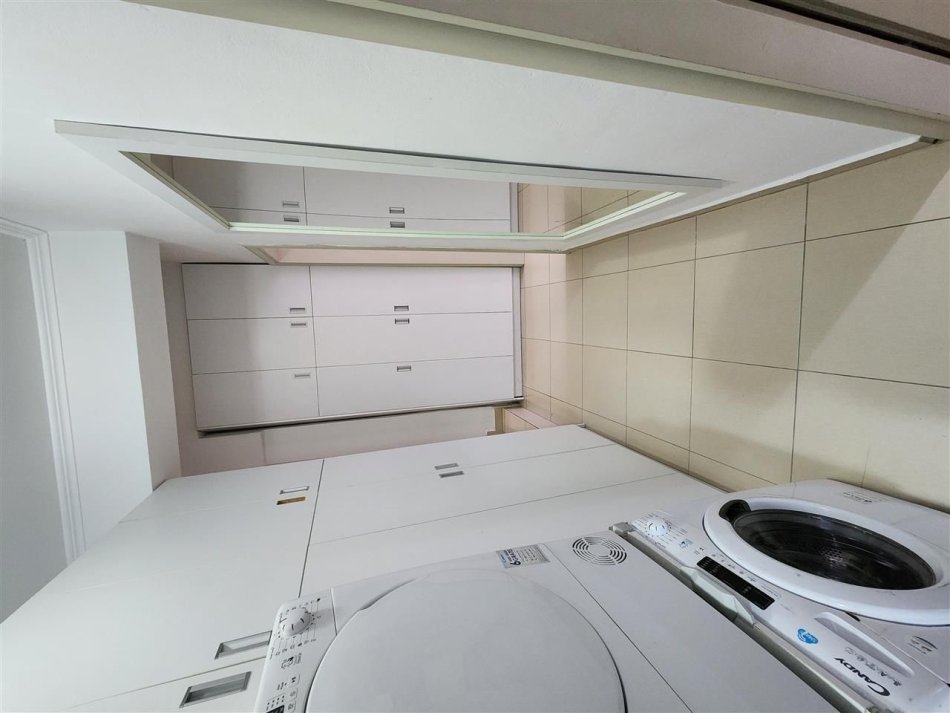 Tirane, jepet me qera apartament 1+1 Kati 0, 500 € (Bill klinton)
