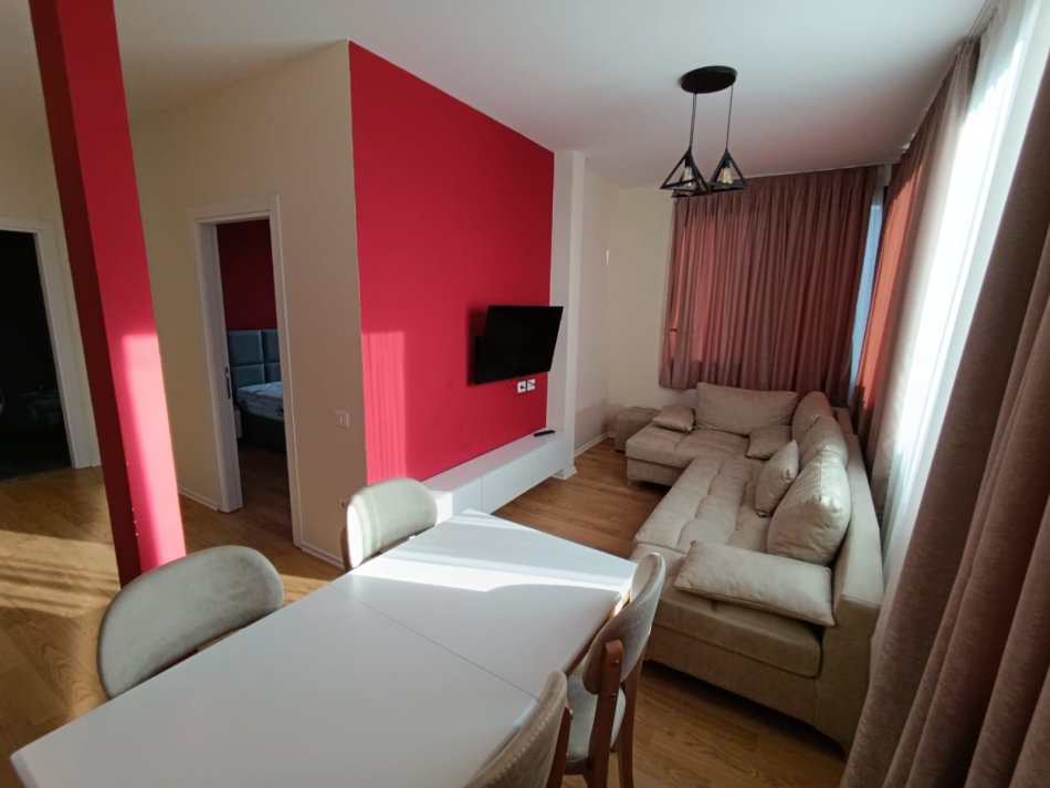 Tirane, jepet me qera apartament 1+1 Kati 9, 50 m² 450 € (Tek ura kristal center)