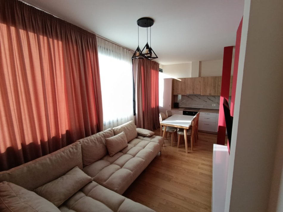 Tirane, jepet me qera apartament 1+1 Kati 9, 50 m² 450 € (Tek ura kristal center)