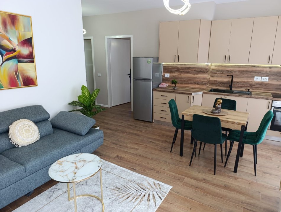 Tirane, jepet me qera apartament 2+1+Aneks+Ballkon Kati 3, 104 m² 999 € (Qender rruga barrikadave)