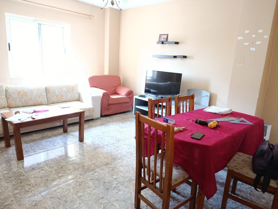 Tirane, jepet me qera apartament 2+1 Kati 3, 135 m² 550 € 