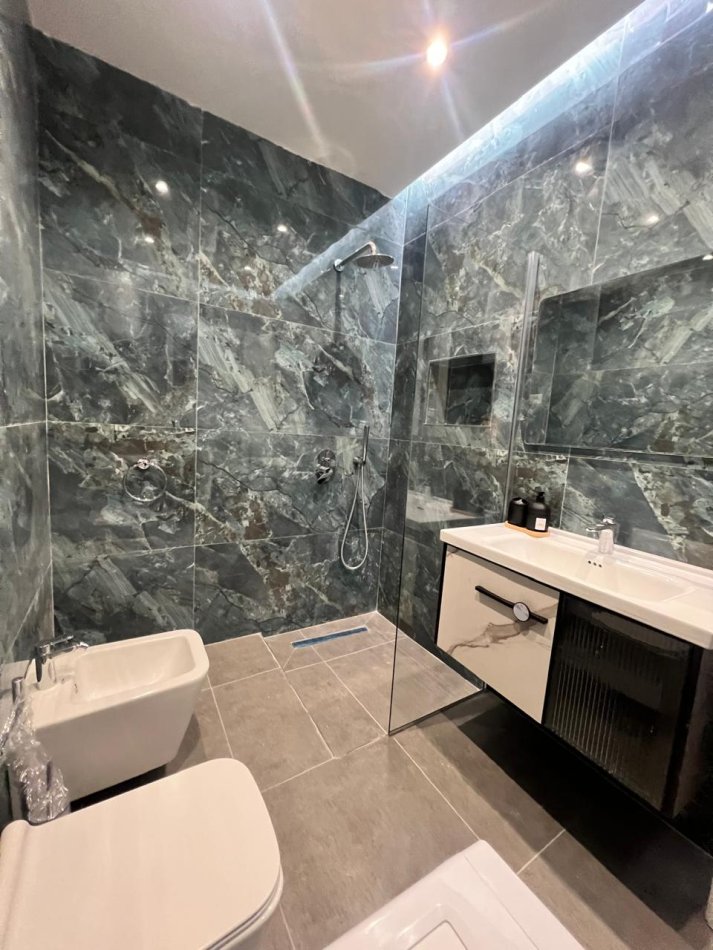 Tirane, jap me qera apartament 2+1+Ballkon Kati 3, 88 m² 750 € (FIORI di Bosko)