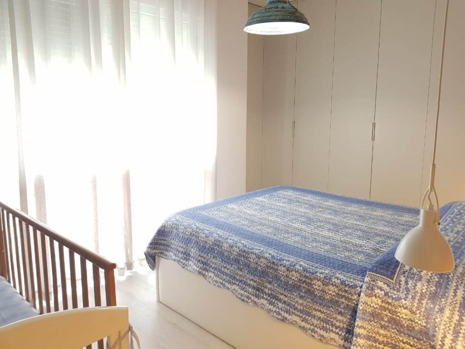 Shqiperi, jepet me qera apartament 1+1+Aneks+Ballkon Kati 3, 70 m² 600 € (Komuna parisit)