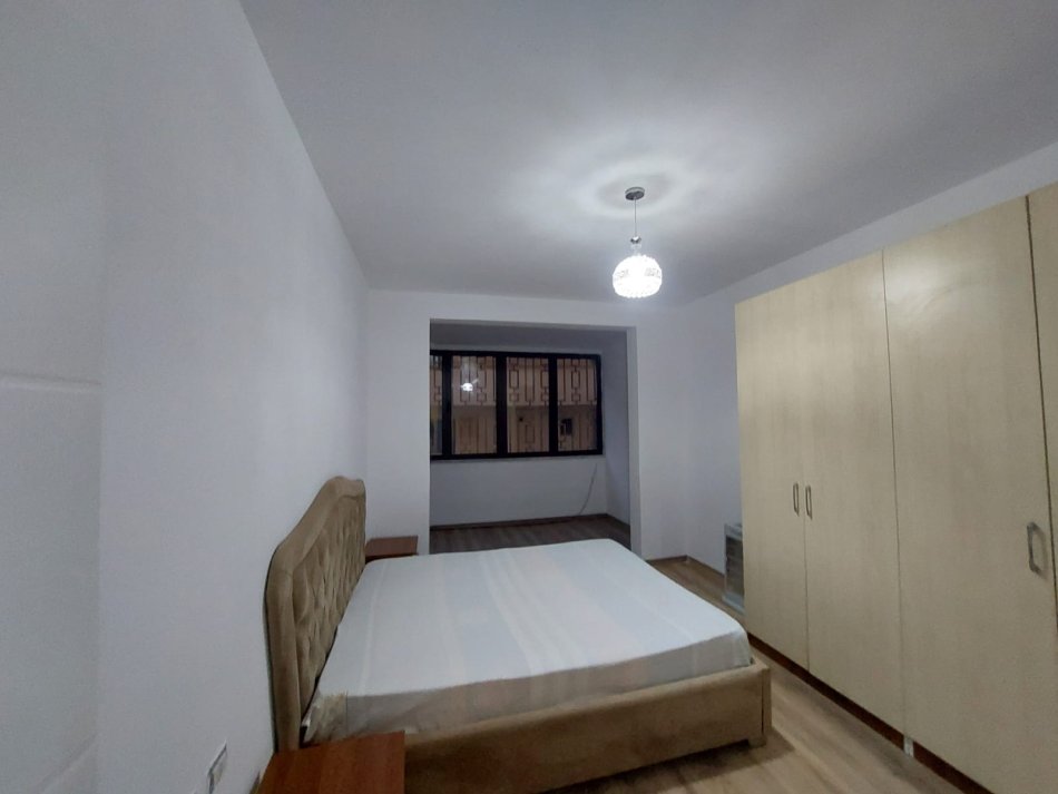 Tirane, jepet me qera apartament 1+1+Ballkon Kati 2, 60 m² 450 € 