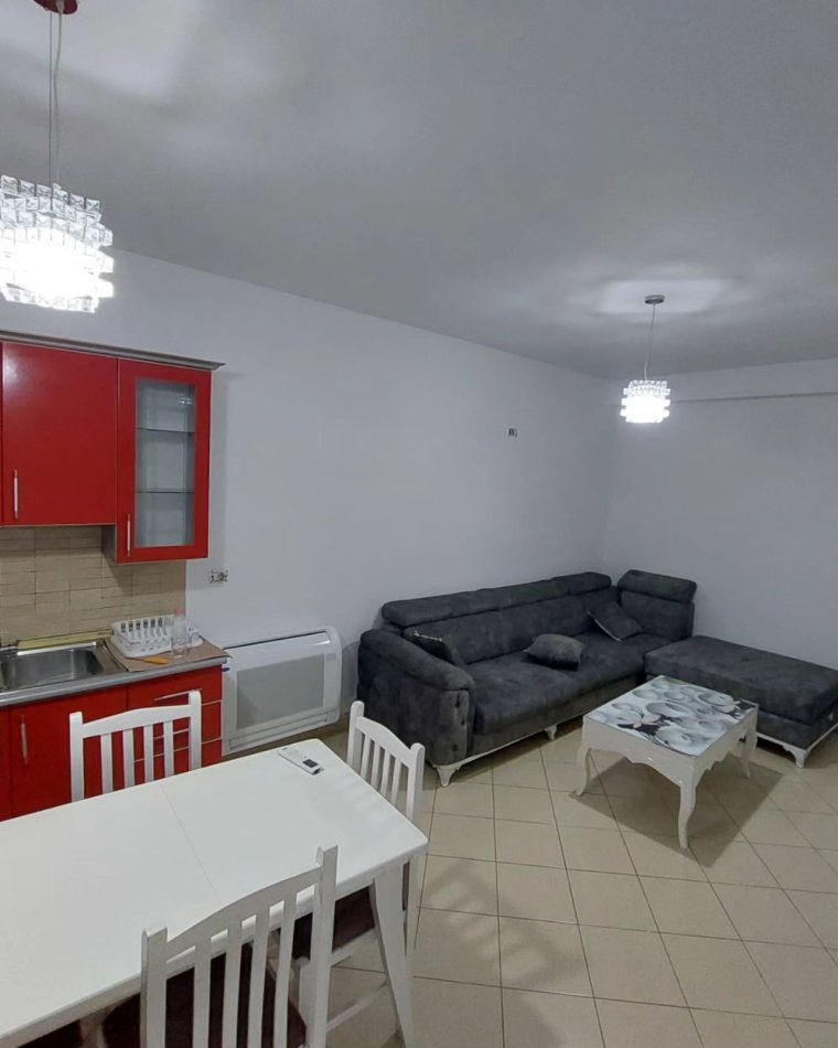 Tirane, jepet me qera apartament 1+1+Ballkon Kati 2, 60 m² 450 € 