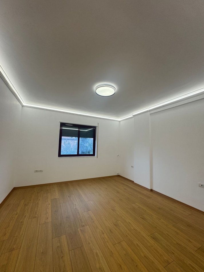 Tirane, shitet apartament 2+1+Aneks+Ballkon , 116 m² 239.000 € (Tipologji 2+1+2,Perballe Kompleksit Halili)