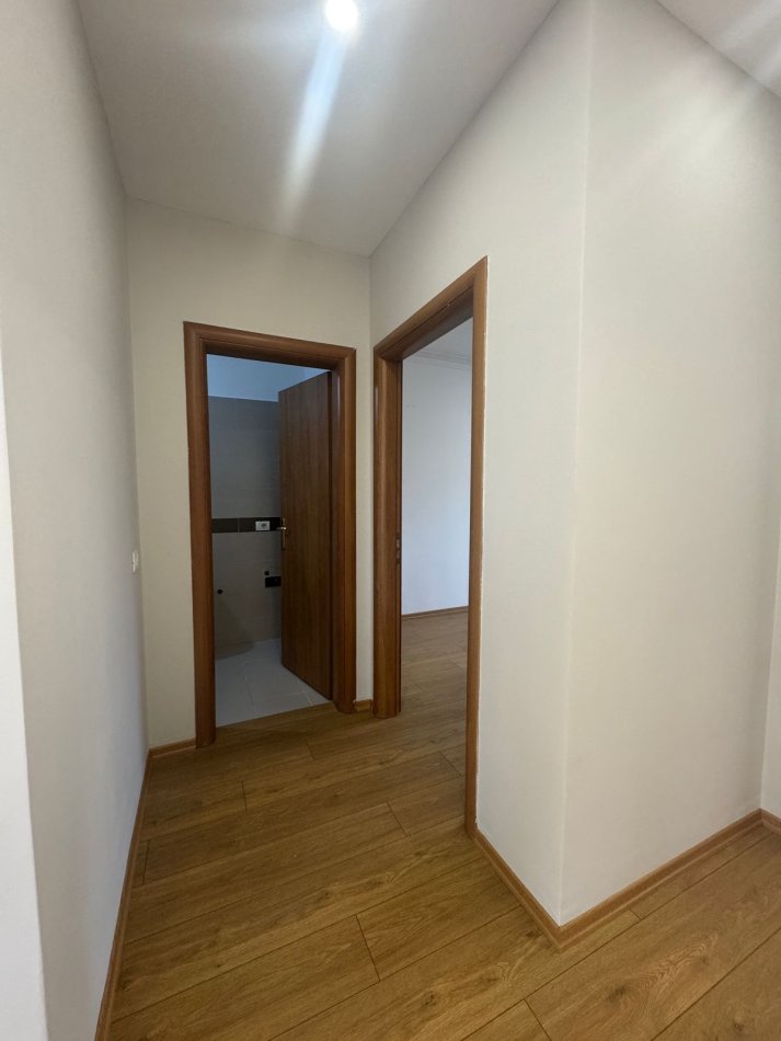 Tirane, shitet apartament 2+1+Aneks+Ballkon , 116 m² 239.000 € (Tipologji 2+1+2,Perballe Kompleksit Halili)