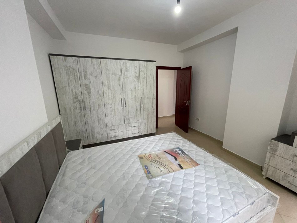 Tirane, jepet me qera apartament 2+1+Ballkon , 90 m² 530 € (Teodor Keko)