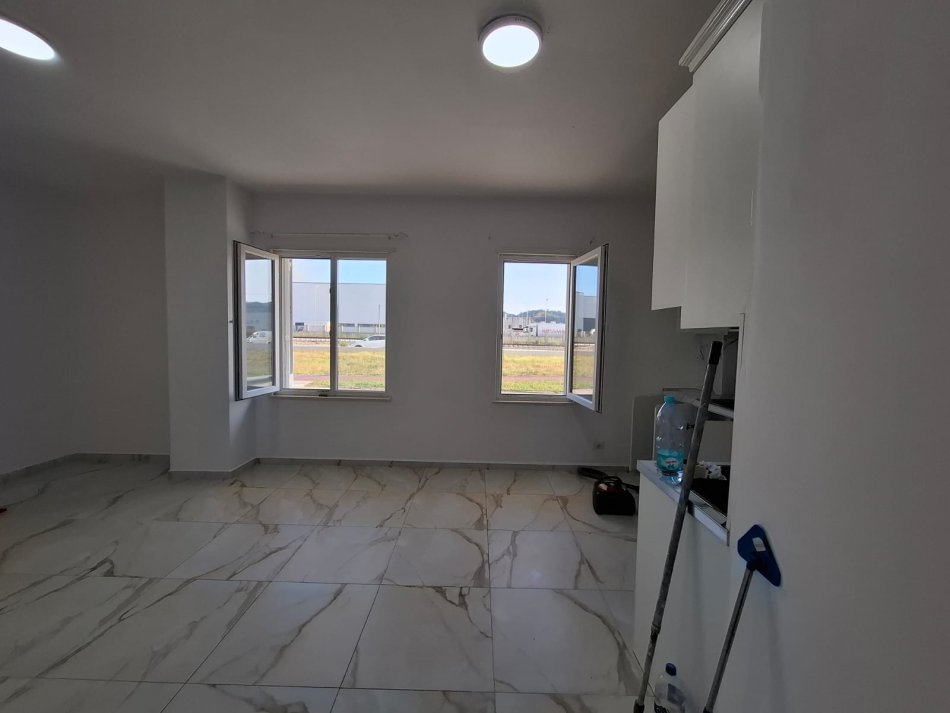 Jap2+1+verande+parkim, Kati 0, 120m² 420€ (UNIVERS CITY)