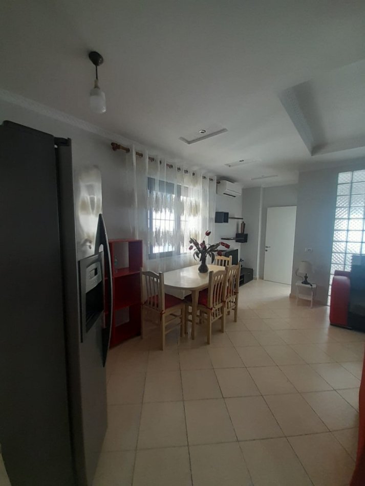 Tirane, jepet me qera apartament 1+1 Kati 1, 65 m² 350 € (Pranë Shkollës 17 Shkurti Fresk)