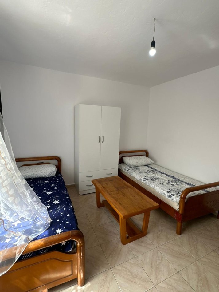 Tirane, jepet me qera Garsonier, Kati 1, 33 m² 350 € (Pranë Shkollës Vasil Shanto)