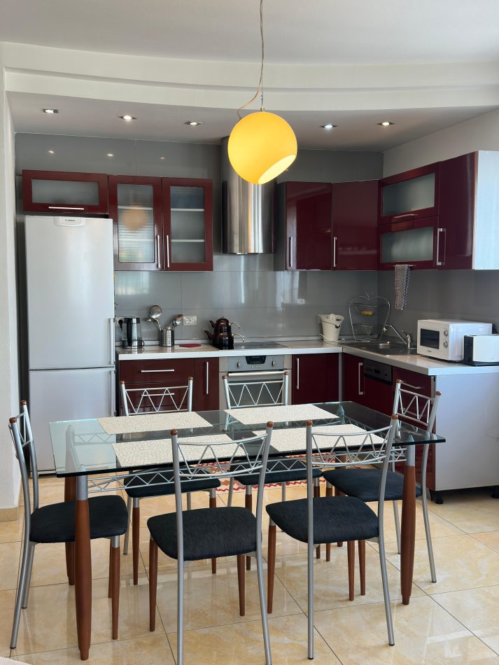Tirane, jepet me qera apartament 2+1+Aneks+Ballkon Kati 3, 120 m² 800 € (Kopshti Zoologjik)