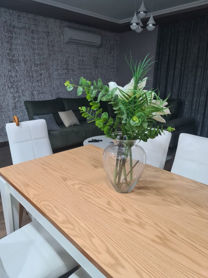 Tirane, shitet apartament 2+1+Ballkon Kati 4, 108 m² 191.002 € (Rruga Muhamet Gjollesha)