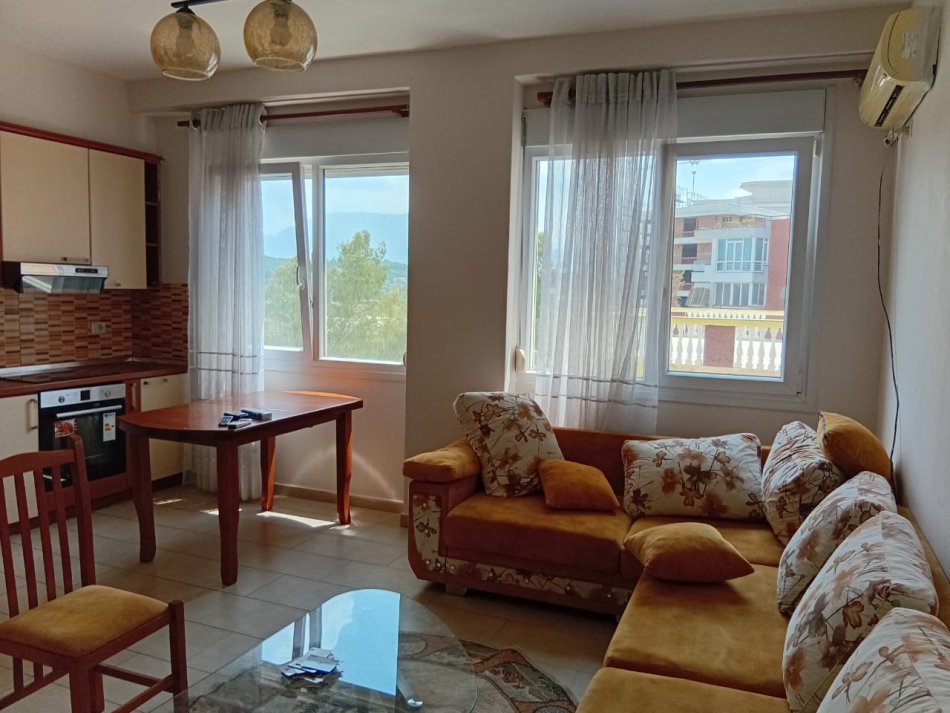 Tirane, jepet me qera apartament 2+1+Ballkon Kati 3, 81 m² 600 € (Kopshti Zoologjik)