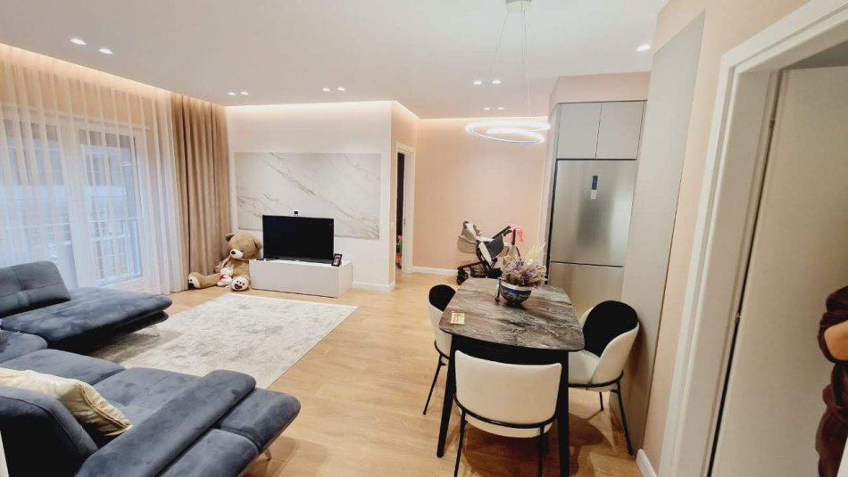 Tirane, jepet me qera apartament 2+1+Ballkon Kati 1, 120 m² 800 € (Pranë Hotel Melisa)
