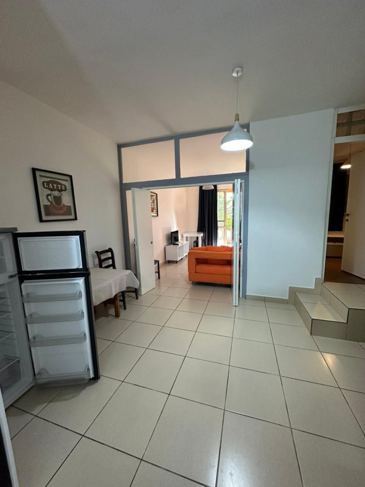 Tirane, jepet me qera apartament 1+1 Kati 2, 60 m² 400 € (Kodra e diellit)