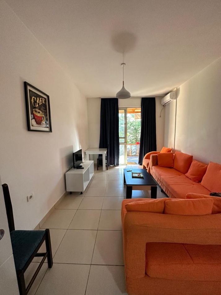 Tirane, jepet me qera apartament 1+1 Kati 2, 60 m² 400 € (Kodra e diellit)