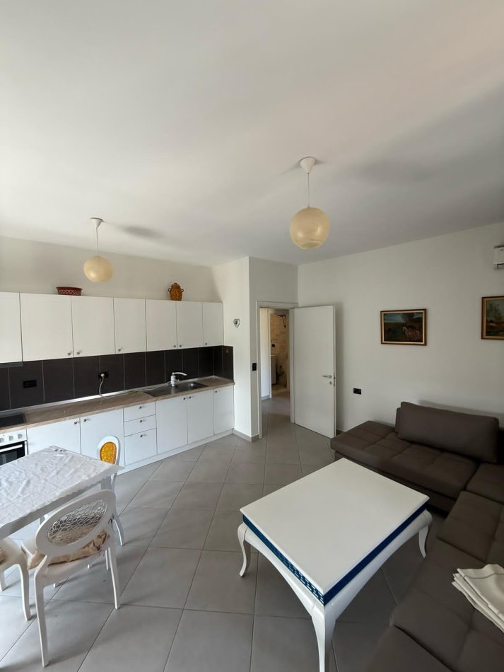Tirane, jepet me qera apartament 1+1+Ballkon Kati 5, 70 m² 450 € (Rruga Dibrës/Pranë Spitalit Amerikan 2)
