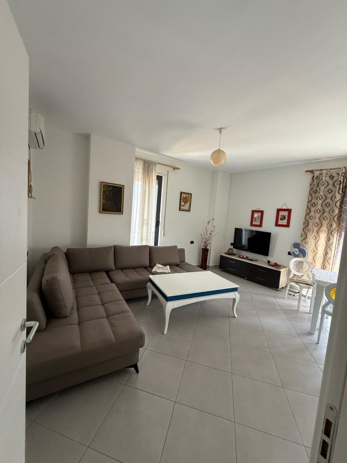 Tirane, jepet me qera apartament 1+1+Ballkon Kati 5, 70 m² 450 € (Rruga Dibrës/Pranë Spitalit Amerikan 2)