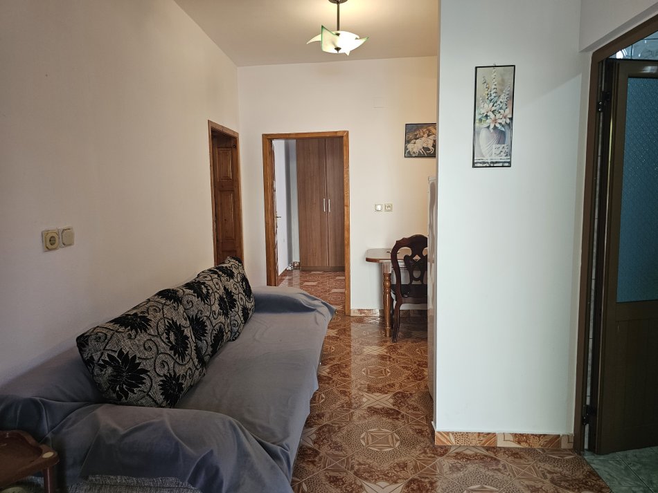 Tirane, jepet me qera Vile 2+1 Kati 1, 80 m² 450 € (Bulevardi i ri)