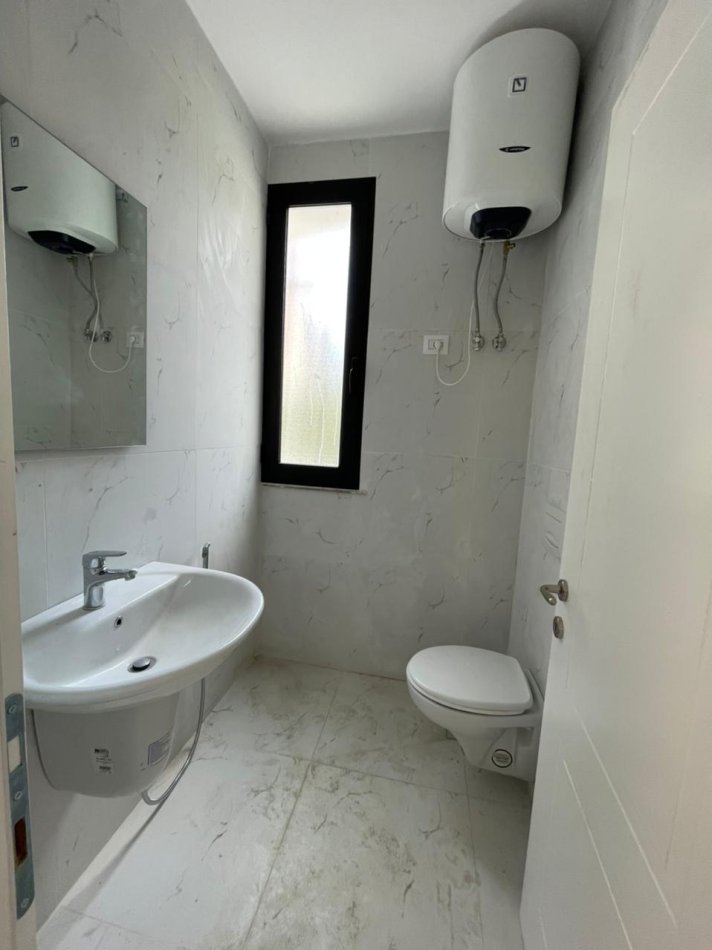 Tirane, shitet ambjent biznesi Kati 0, 69 m² 310.500 € (STADIUMI DINAMO)