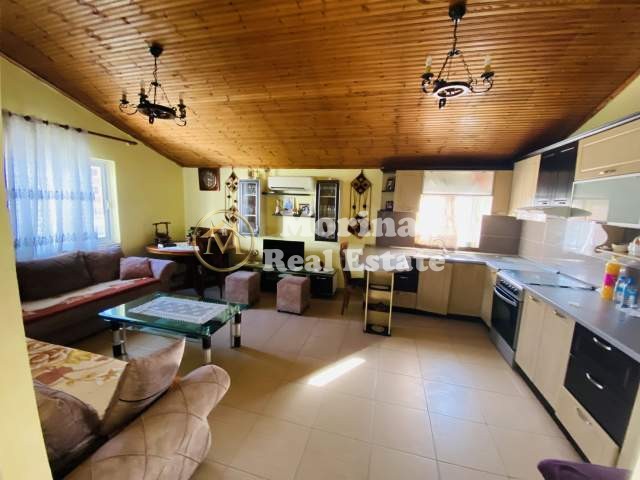Durres, shitet Vile 1+1 Kati 1, 263 m² 200.000 € (Rruga Toefik Skilja/Durres)