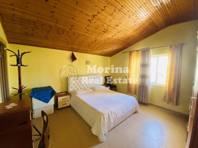 Durres, shitet Vile 1+1 Kati 1, 263 m² 200.000 € (Rruga Toefik Skilja/Durres)