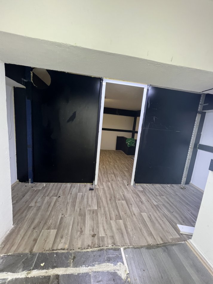 💥Dupleks me qera prane Arlis Square 21  ( rruga Kavajes ) Kati 0, 40 m² 15 m2 verand 600 € (Shefqet Musaraj)