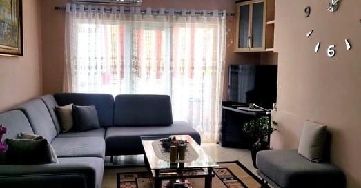 Tirane, jepet me qera apartament